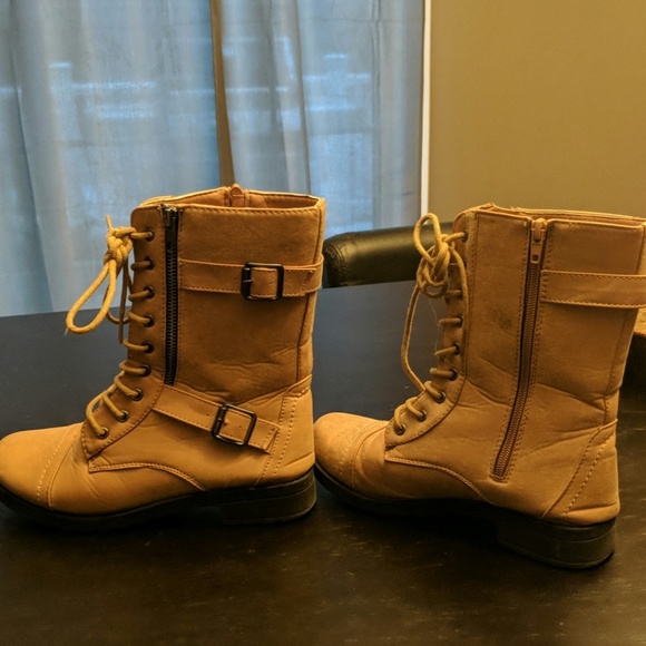 Shoes - Boots